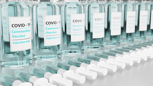 Employee Lawsuit Challenges Insurer’s COVID Vaccine Mandate